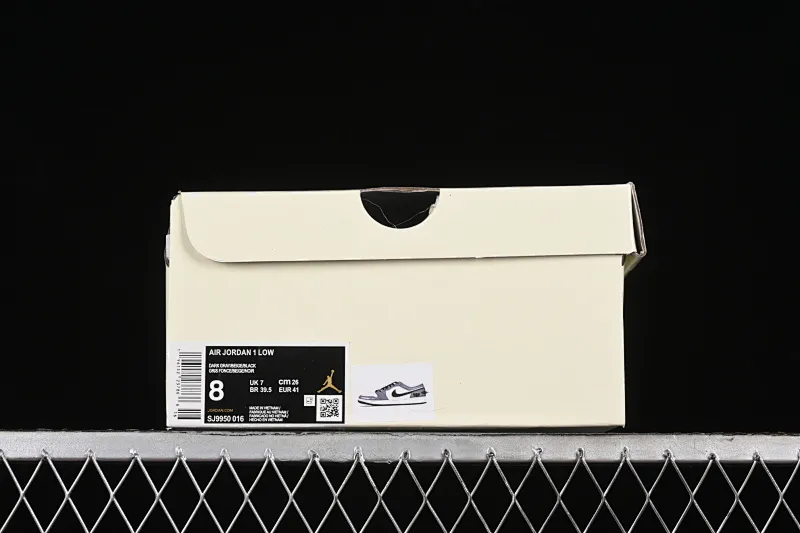 All categories Air Jordan Jordan series basketball shoes Air Jordan 1 Low High-end customized low-top sneakers Air Jordan 1 Low AJ1 Joe 1 Violent Bear joint-Black Velvet Pig Eight High-end customized low-top retro basketball shoes SJ9950-016